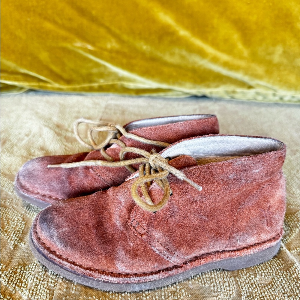 Frye Kids Dress Shoes in Rust Suede